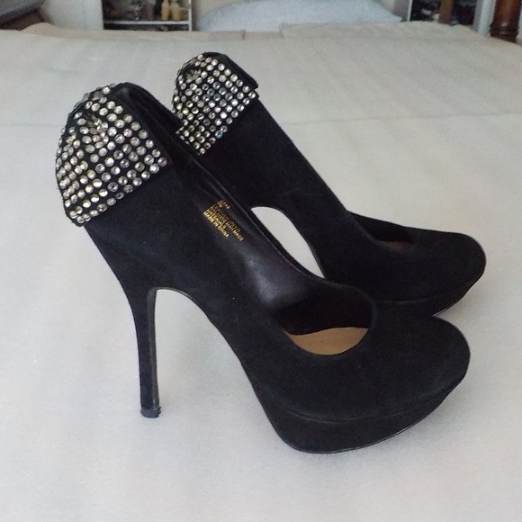 Steve Madden Black Heels with Silver Accents - Picture 1 of 10